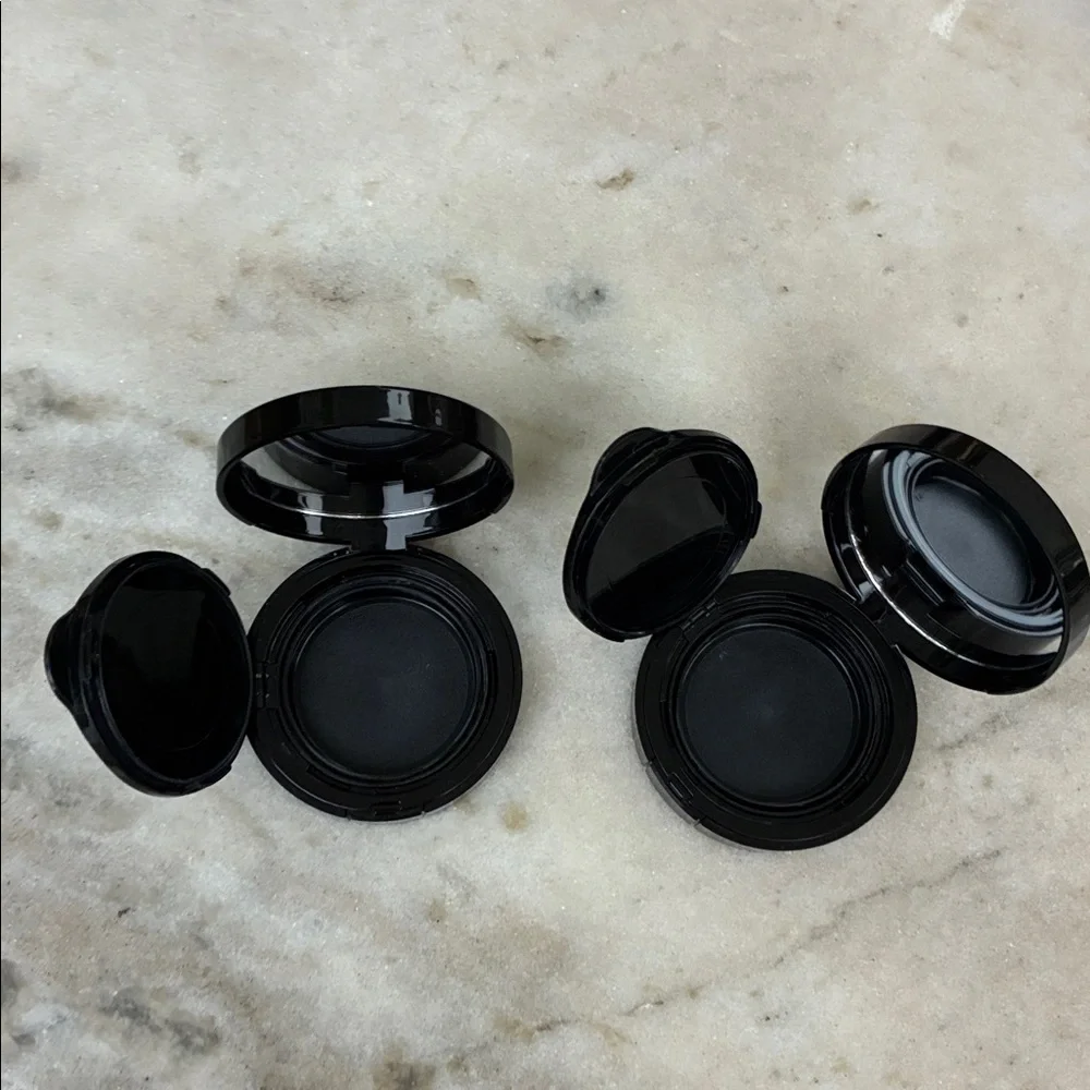 2 empty Chanel refillable compacts - Picture 13 of 16